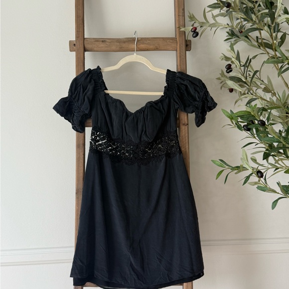 Stone Cold Fox Dresses & Skirts - Stone Cold Fox Black Mini Dress